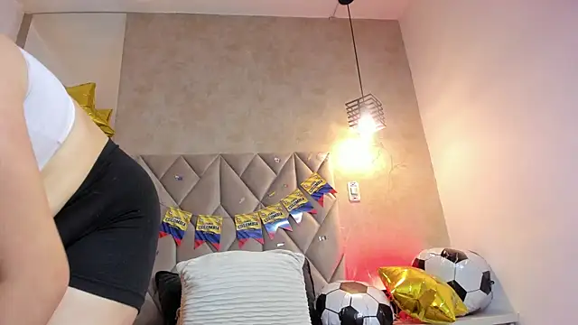Chat XXX en directo de kailinmoonx