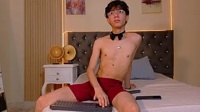Chat +18 de Twink_Sebas7 ao vivo