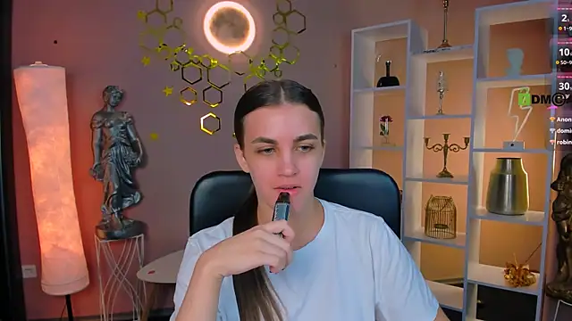keylas_moan élő XXX-chatje