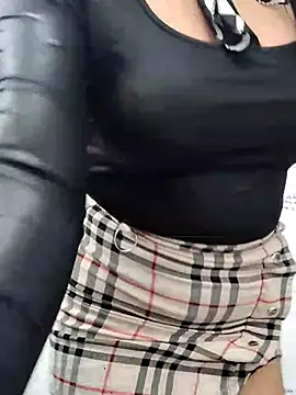 _Sarah-Office1 Chat XXX live
