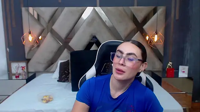 MartinaaFit's Live XXX Chat