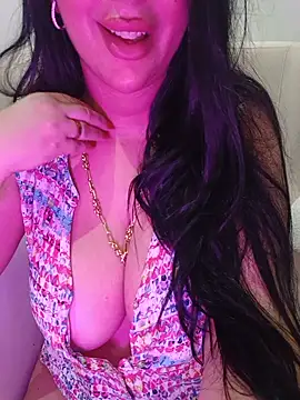 Queen_sousou Adlı Modelin Canlı XXX Sohbeti