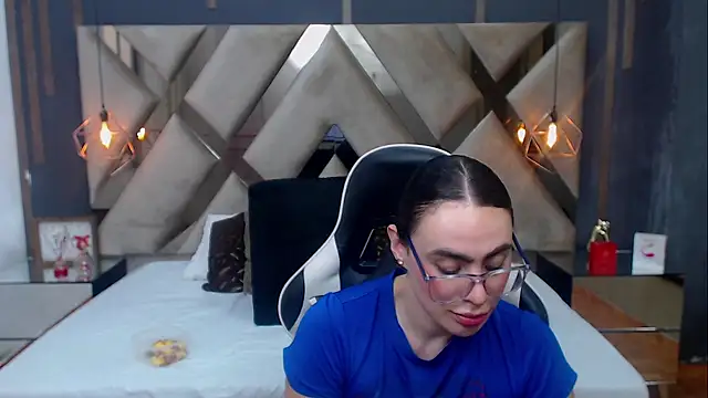 Chat +18 de MartinaaFit ao vivo