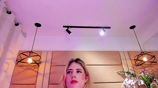 AndreinaOwen élő XXX-chatje