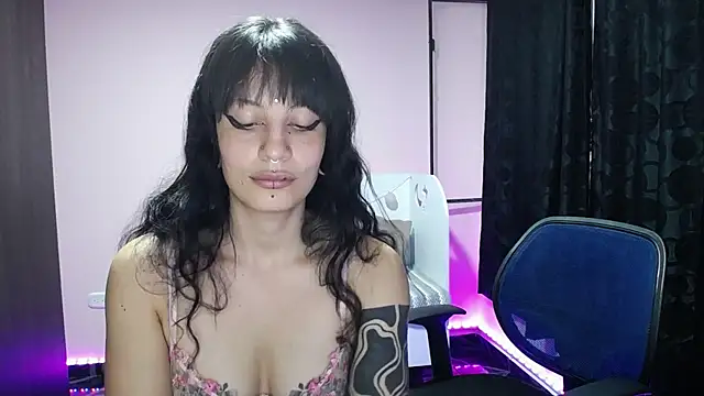 _onthary_6 Chat XXX in diretta