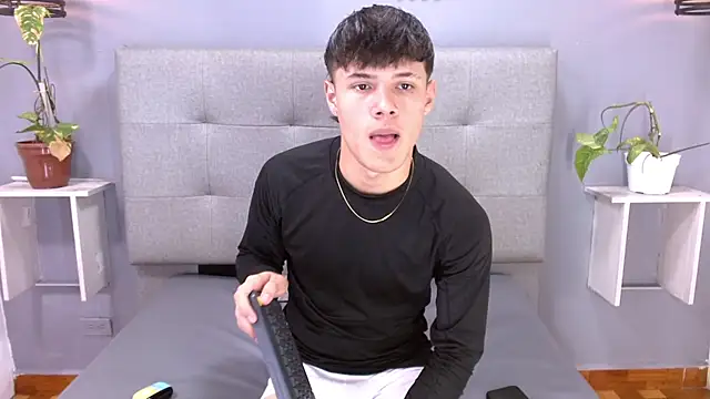 Czat XXX na żywo – Kevin_Tupe