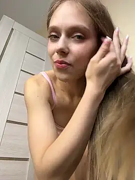 CutieShy Live XXX Chat