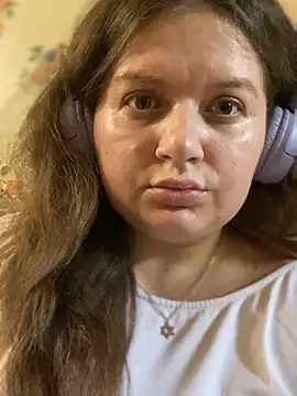 Nenssy555's Live XXX Chat