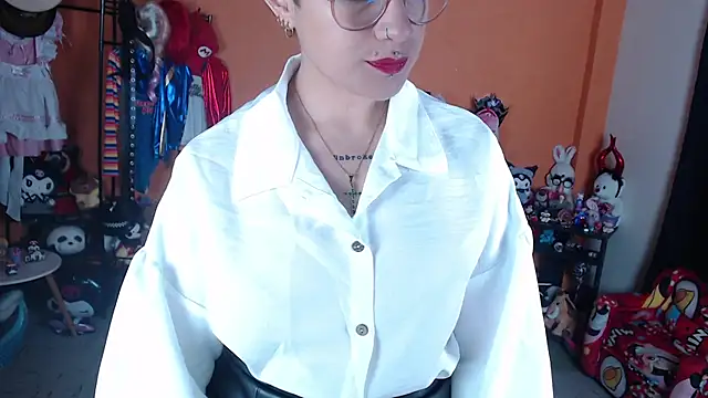 Chat +18 de MissMiia2 ao vivo