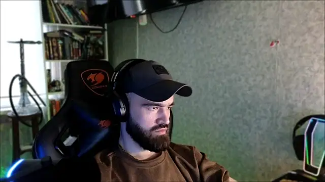 XXX chat uživo modela _Serious_Man