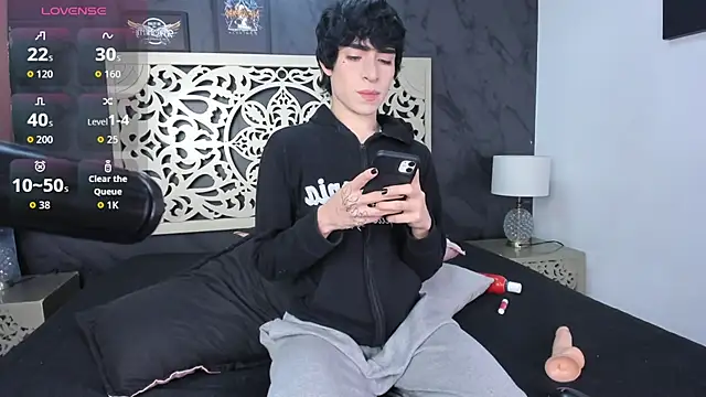 DemonFoxxn Live XXX chat