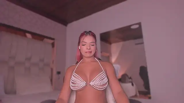 Emmily_Savage Live XXX-Chat