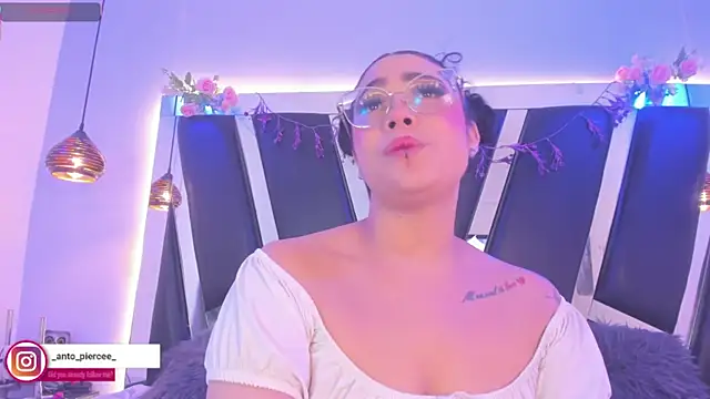 Chat XXX ao vivo de antonelllepiercee
