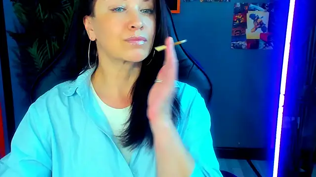 Chat +18 de AnaMills ao vivo