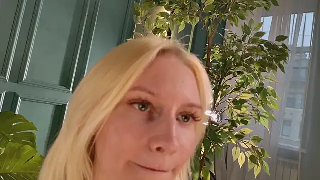 Онлайн чат XXX haleybooo