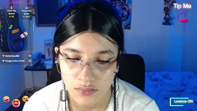 bastethott Adlı Modelin Canlı XXX Sohbeti