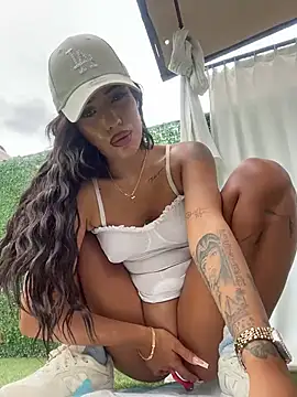 MystiqueXXX's Live XXX Chat