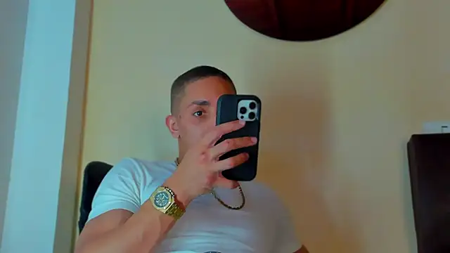 Chatroom XXX en direct de MikeRoss7777