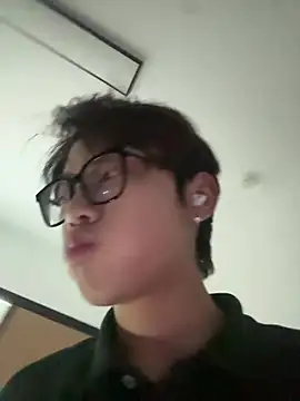 Ethan7063 webkamerás műsora