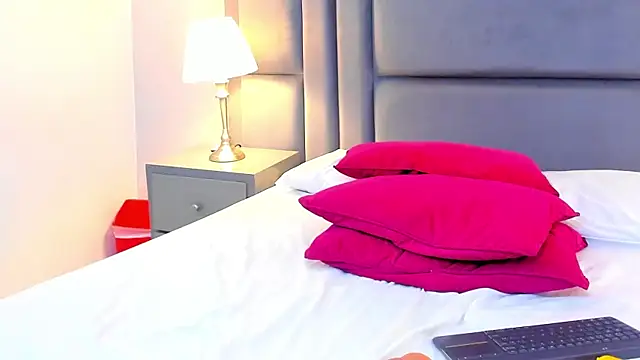 KendalFoxx Adlı Modelin Canlı XXX Sohbeti
