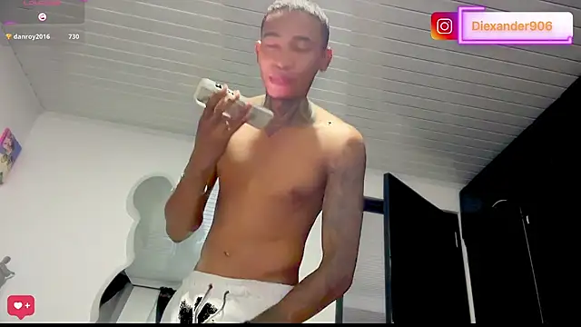 sexy_blacks_ Adlı Modelin Canlı XXX Sohbeti