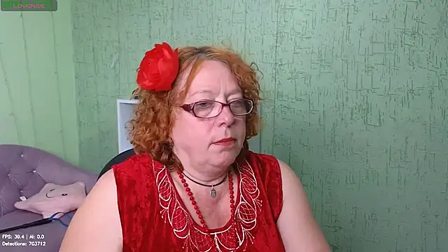 Fara_Flutte élő XXX-chatje