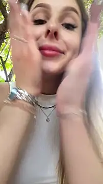 Lina_Away's Live XXX Chat
