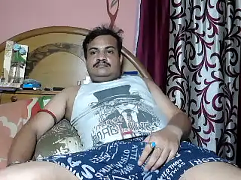 Saxymood1111 live XXX chat