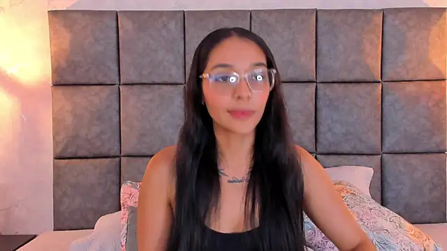 Roseaurora live XXX chat