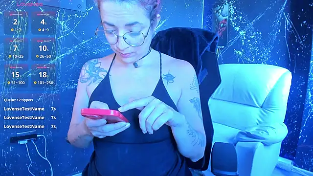 แชท XXX สดของ RoxanneStorm_