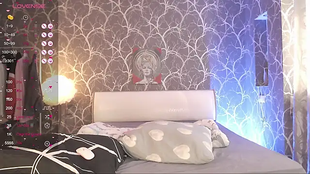 XXX chat uživo modela MiaMiaMeow