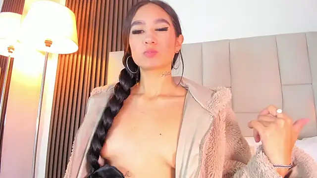 Nicolqueen_ XXX чат на живо