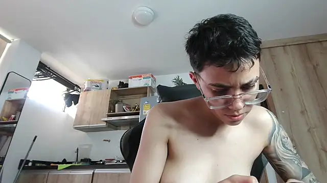 Chat XXX ao vivo de Cutie_Shy_