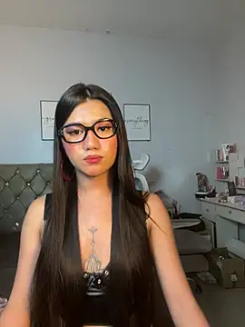 JassmineLove Adlı Modelin Canlı XXX Sohbeti