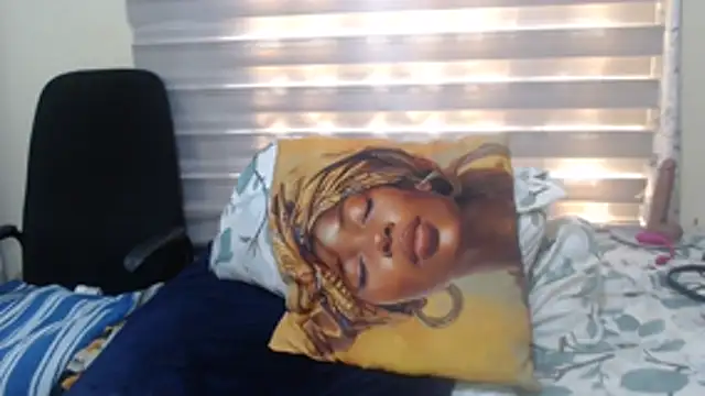 Foxybrownxx1's Live XXX Chat