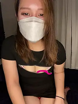 mami_ch Adlı Modelin Canlı XXX Sohbeti