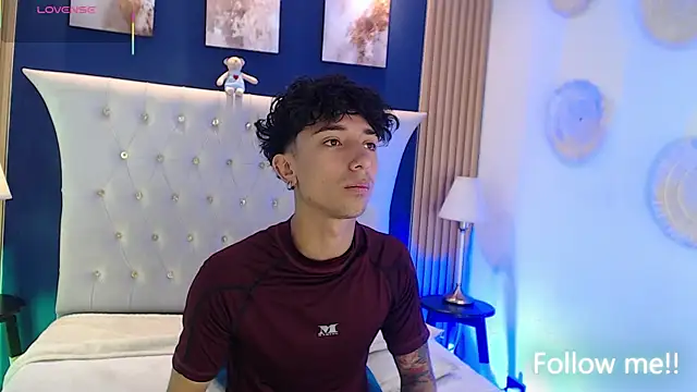 Chat XXX ao vivo de Aiden_Rivers_