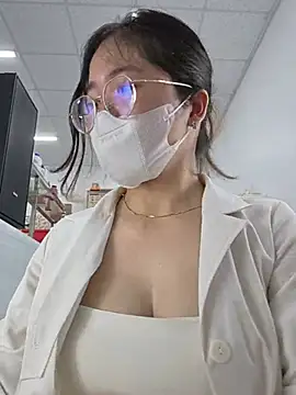 HinaLovely Adlı Modelin Canlı XXX Sohbeti