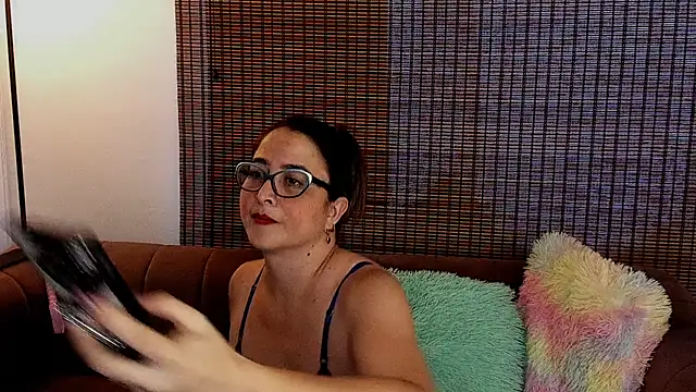 دردشة ariana_cross الجنسية المباشرة