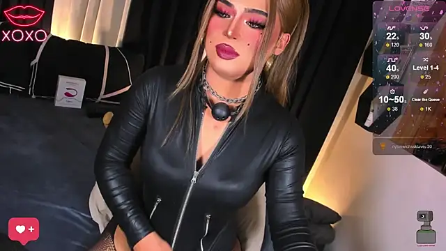 Ur_UNFORGETTABELGODDES_69's Live XXX Chat