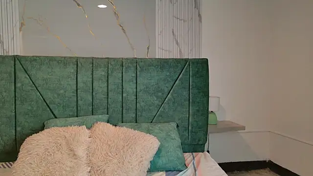 katiamoree's Live XXX Chat