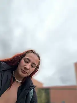 Chat +18 de Samyra_Biker12 ao vivo
