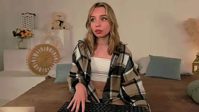 Little_Clare's Live XXX Chat