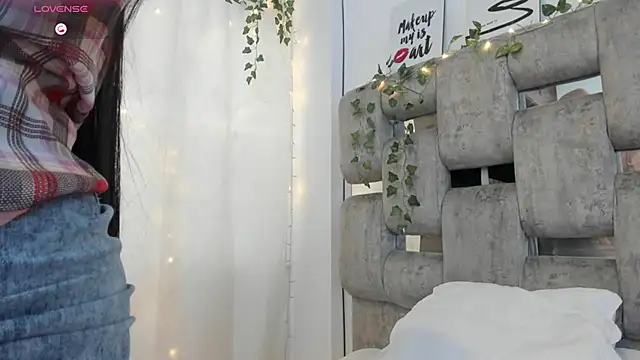 EmmyBellamy's Live XXX Chat