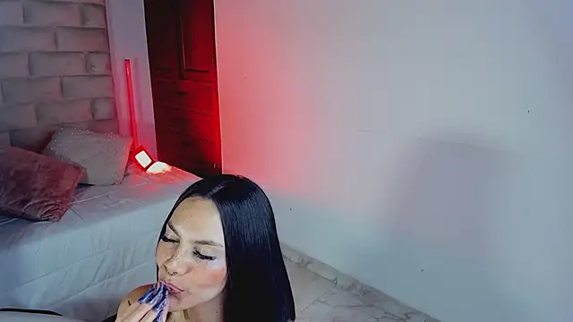Chatroom XXX en direct de HollyGrey_