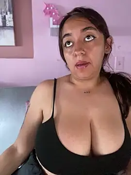 Im_Luuu লাইভ XXX চ্যাট