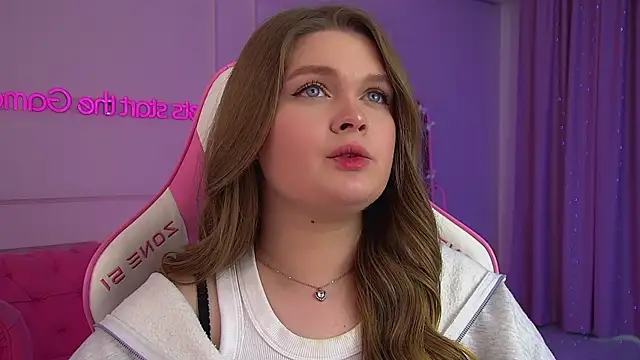 CrystalLyons live XXX chat