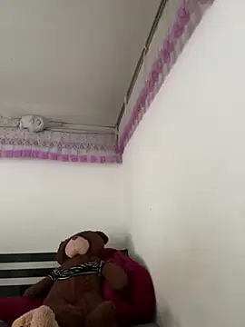Emily_99 即時 XXX 聊天