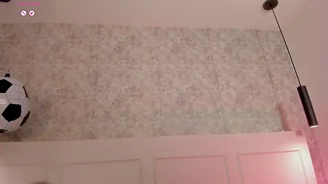 XXX chat uživo modela Emily_luve