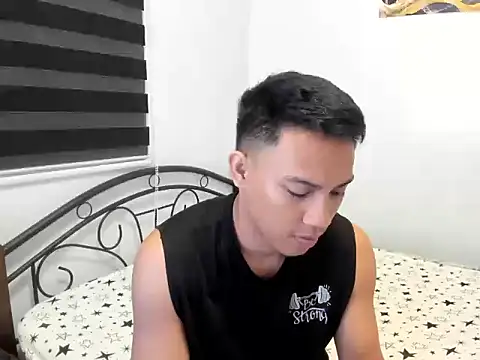 urfucker_vinz's Webcam Show